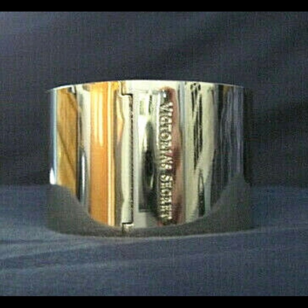 Victoria’s Secret Gold Stud Bracelet - Picture 1 of 5